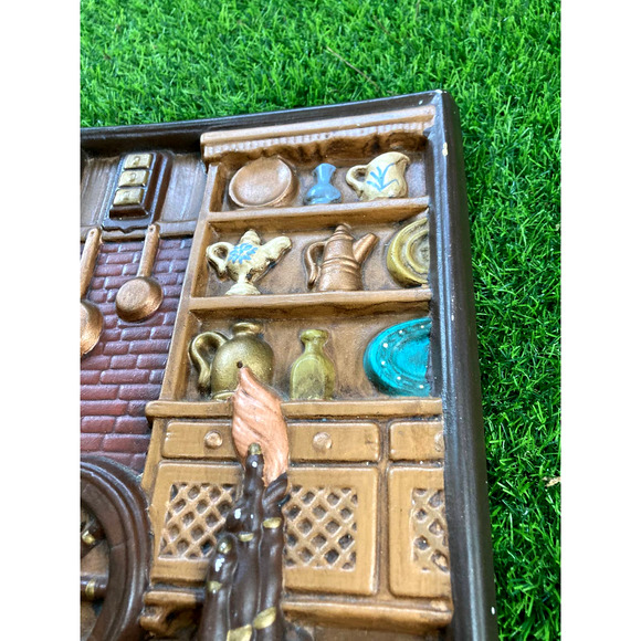 Vintage 3D Hammered Metal Spinning Wheel Wall Plaque - Retro Kitchen Wall Decor - Picture 5 of 9